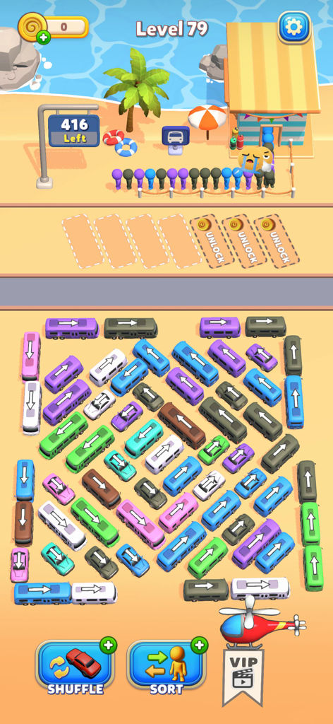 Bus Mania - Car Parking Jam - Jugabilidad de Bus Mania que muestra un puzzle de aparcamiento abarrotado con autobuses y coches coloridos sobre un fondo de playa.