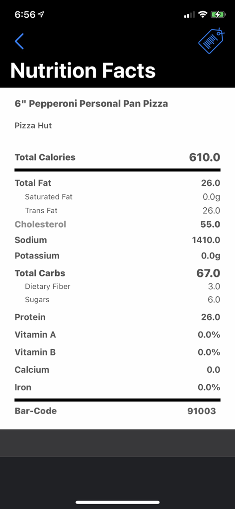 Pantalla de datos nutricionales para una pizza de pepperoni de Pizza Hut en la aplicación Nutrition plus que muestra calorías y sodio