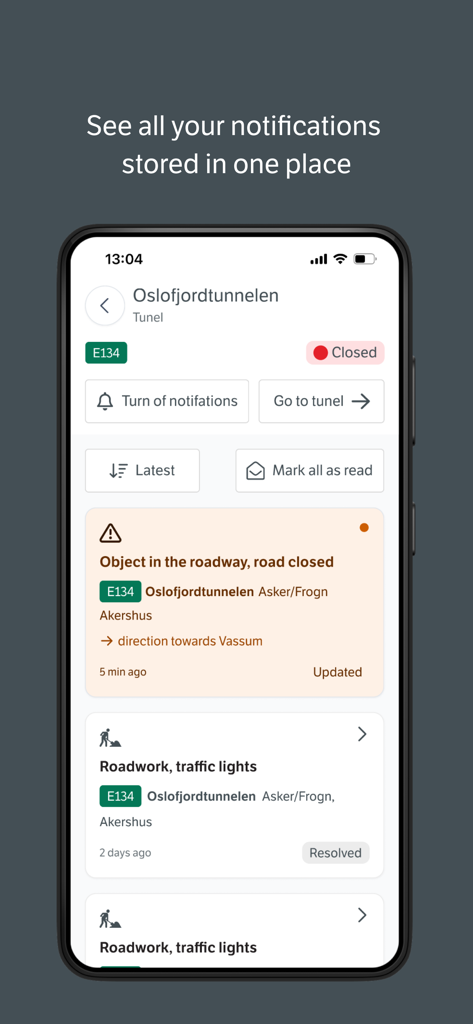 Une interface mobile de l'application Vegvesen trafikk affichant une liste de notifications de trafic et d'alertes de fermeture de route pour le tunnel de l'Oslofjord.
