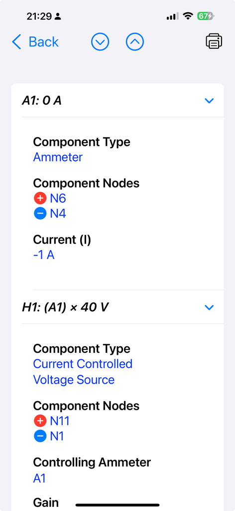 Screenshot der Circuit Calculator App, der eine detaillierte Analyse eines Amperemeters und einer stromgesteuerten Spannungsquelle zeigt