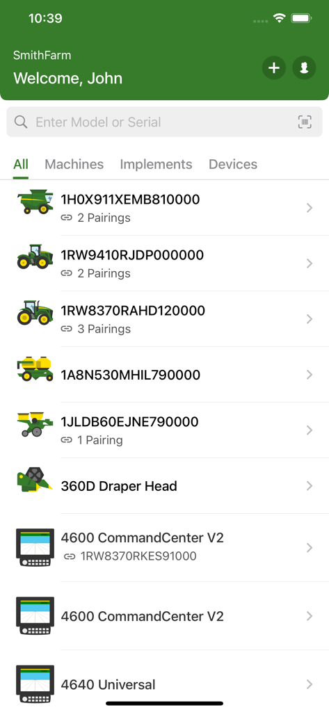 Painel do aplicativo Equipamento Móvel John Deere mostrando uma lista de máquinas agrícolas e dispositivos conectados