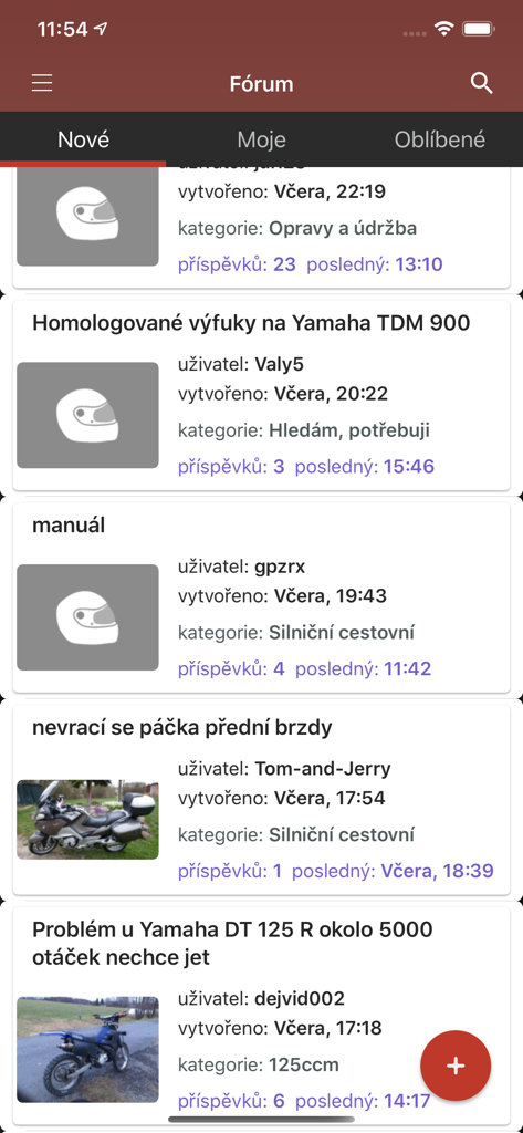 Motorkari.cz - Screenshot of the Motorkari app forum page showing various motorcycle technical discussions and user posts.