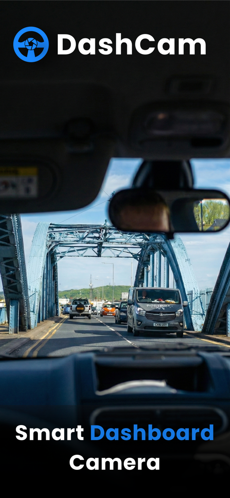 車のフロントガラスを通して道路を録画しているスマートダッシュカメラアプリ