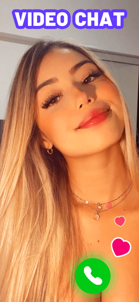 Capture d'écran d'un appel vidéo en direct sur l'application Yolo présentant une femme souriante avec des icônes de cœur interactives et un bouton d'appel.