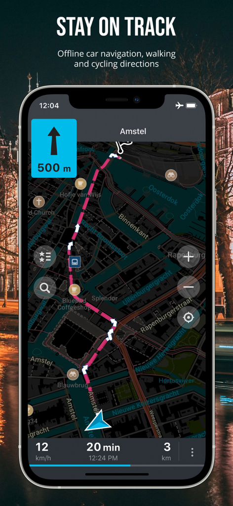 Organic Maps: Offline Map - Interfaz de la aplicación Organic Maps que muestra navegación offline giro a giro en una ciudad por la noche con modo oscuro activado.