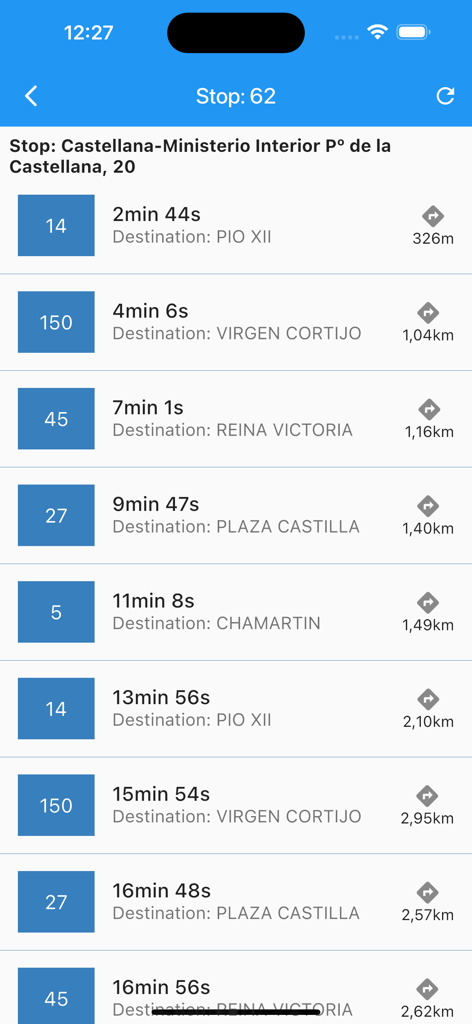 Tiempos de llegada de autobuses en tiempo real en Madrid mostrando números de línea, destinos y cuentas regresivas precisas en minutos y segundos