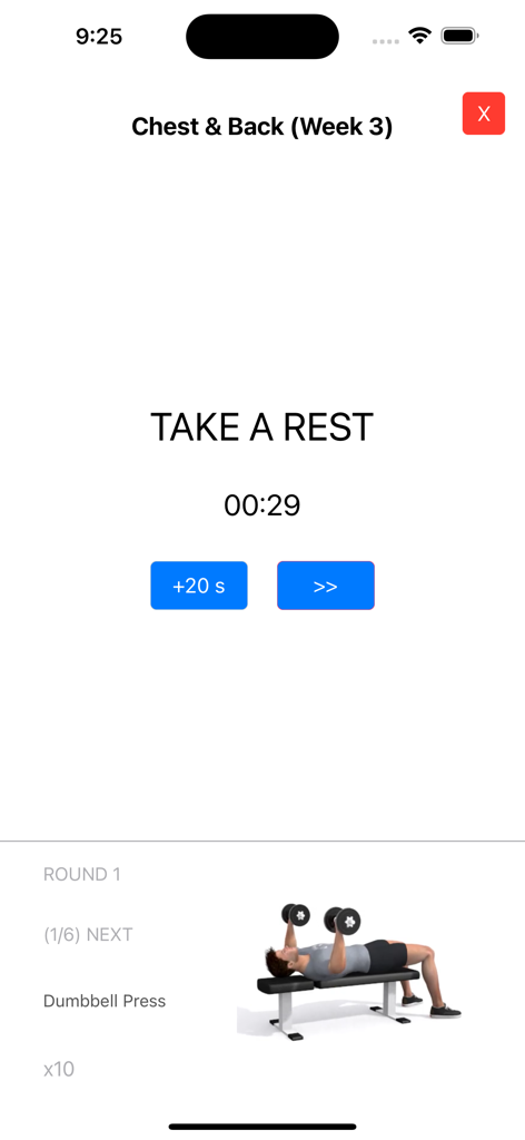 Dumbbell Home Workout Plan - Una pantalla de descanso de entrenamiento en la aplicación Plan de Entrenamiento en Casa con Mancuernas con un temporizador de cuenta regresiva y una vista previa del próximo ejercicio de press de mancuernas.