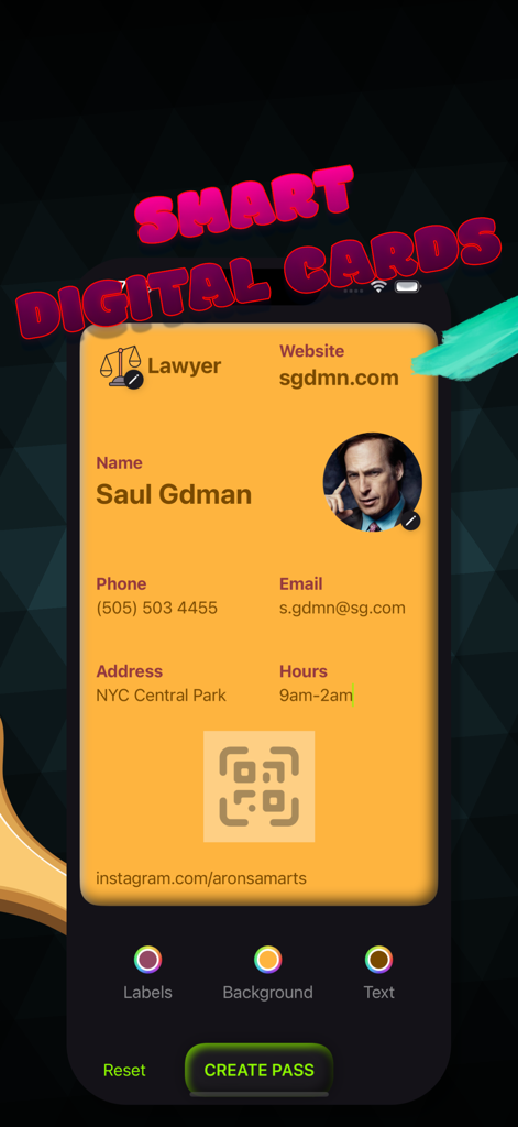 Smartphone-Oberfläche, die eine anpassbare digitale Visitenkarte für einen Anwalt mit Kontaktdaten und QR-Code zeigt