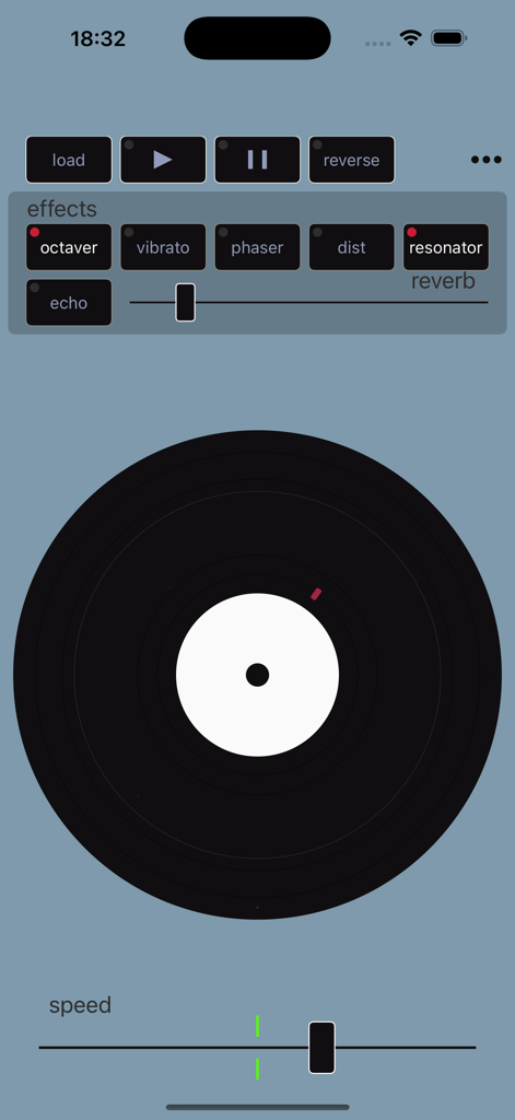 Flexi Player Turntable MP3 - Interfaz de la aplicación móvil Flexi Player con un tocadiscos digital y controles de efectos de audio