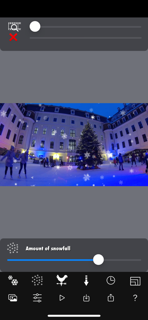 Snow Effect Video - クリスマスの木立と調整可能な降雪設定のあるアイススケートリンクに雪を重ねるスノーエフェクトビデオアプリのインターフェース