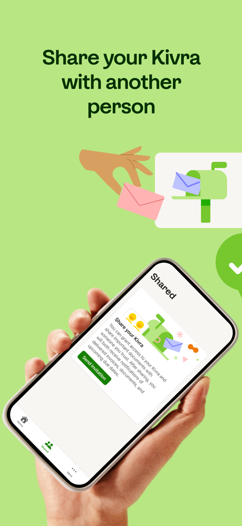 Kivra Suomi - Uma pessoa segurando um smartphone mostrando a interface do aplicativo Kivra para compartilhar acesso a documentos com pessoas de confiança.