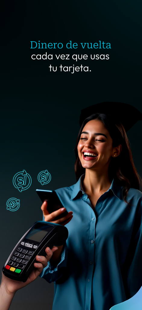 Mujer sonriendo mientras usa su smartphone para pagar en una terminal y ganar cashback con la app iO