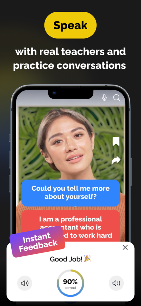 FluentJoy App Bildschirm, der eine englische Videolektion mit sofortigem Aussprache-Feedback und einer Gesprächsbewertung anzeigt