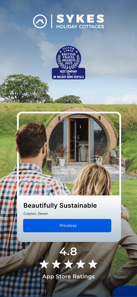 Benutzeroberfläche der Sykes Holiday Cottages App, die eine nachhaltige Mietunterkunft in Devon mit hohen Nutzerbewertungen zeigt