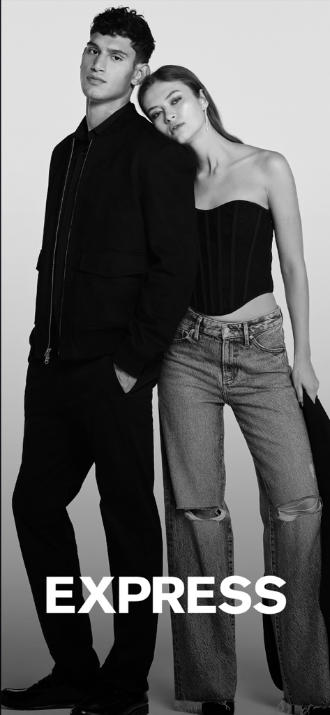 Express - Un mannequin homme et une mannequin femme portant des vêtements tendance Express sur une photo en noir et blanc