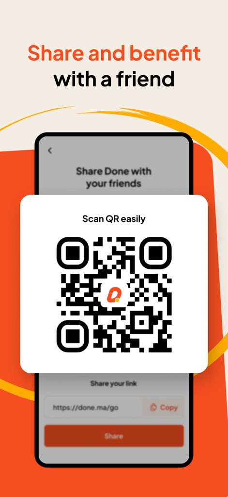 Una schermata mobile che mostra un codice QR e un link di riferimento per condividere l'app DONE con gli amici per ricevere vantaggi
