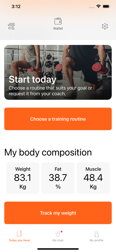 Trainingym - Panel de la aplicación móvil Trainingym que muestra métricas de composición corporal y opciones de rutina de entrenamiento