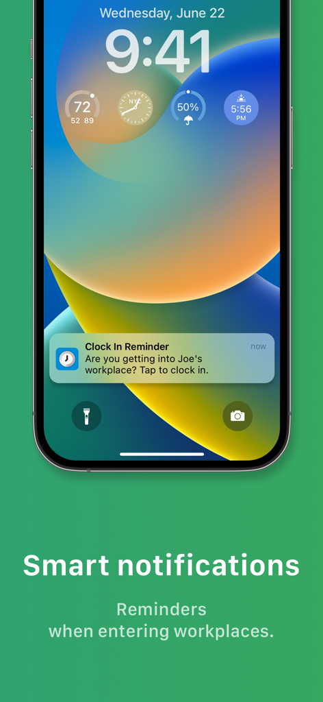 Tiny Hours Tracker, Time Clock - Sperrbildschirm eines iPhones zeigt eine Benachrichtigung über eine smarte Einbuchungs-Erinnerung beim Betreten eines Arbeitsplatzes