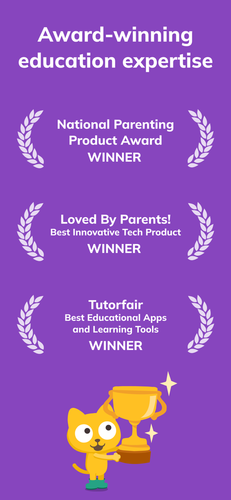 Learn Spanish – Studycat - Personaje de Studycat sosteniendo un trofeo con logotipos de premios educativos para el aprendizaje de idiomas.