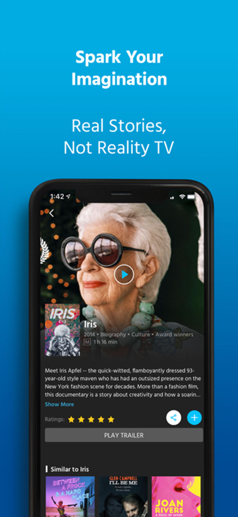 iwonder: watch documentaries - 재생 버튼이 있는 Iris Apfel에 대한 다큐멘터리 영화를 보여주는 iPhone의 iwonder 앱 인터페이스.