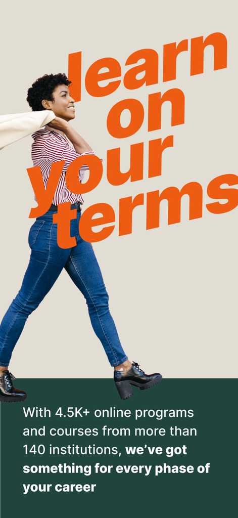 edX online learning - Une femme marchant d'un pas assuré, avec le texte « Apprenez à votre rythme » mettant en avant plus de 4 500 programmes en ligne proposés par edX.