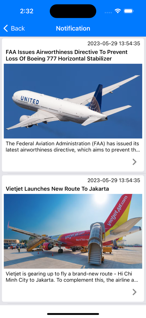 Pantalla de notificaciones en la aplicación Aircraft Status mostrando actualizaciones de noticias de aviación y directivas de aeronavegabilidad de la FAA para aeronaves Boeing.