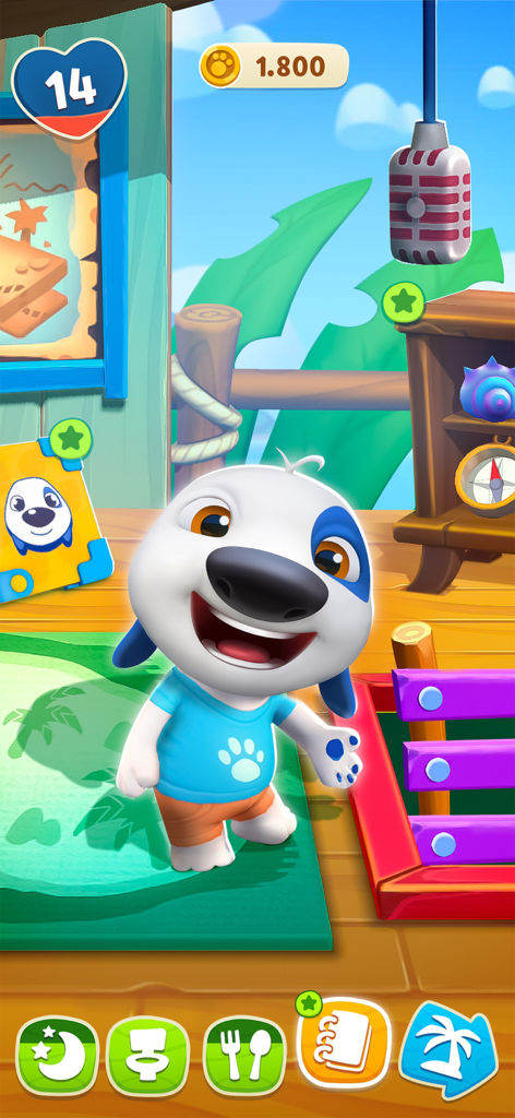 Talking Hank lächelt und winkt in seinem Insel-Baumhaus