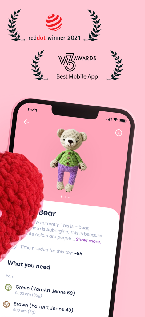 Crochet row & stitch counter - Captura de tela do aplicativo Contador de carreiras e pontos de crochê mostrando uma prévia de projeto de urso de amigurumi com selos de premiação Reddot e W3 Awards