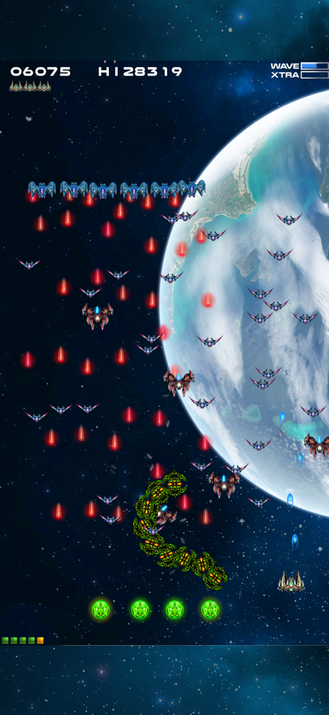 Jugabilidad retro arcade de shooter espacial con una nave espacial defendiendo barriles de energía contra oleadas de alienígenas frente a un planeta
