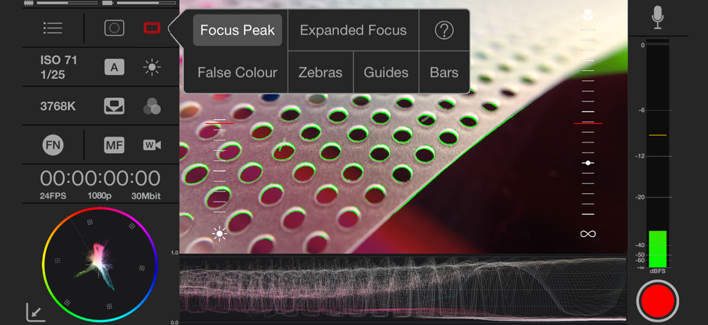 Mavis - Camera Classic - Professional manual camera interface of Mavis Camera Classic featuring focus peaking, waveform monitor, and vectorscope