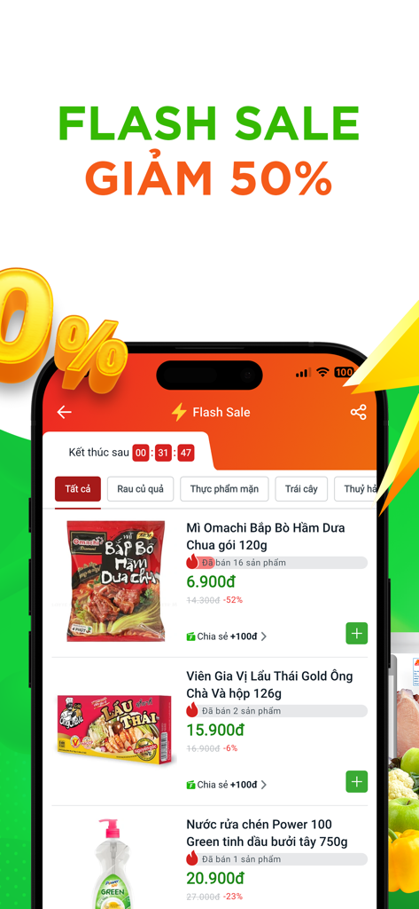FPT Sendo Farm - Siêu thị - Interfaz de la aplicación FPT Sendo Farm mostrando ofertas flash diarias y descuentos del 50 por ciento en artículos de comestibles vietnamitas