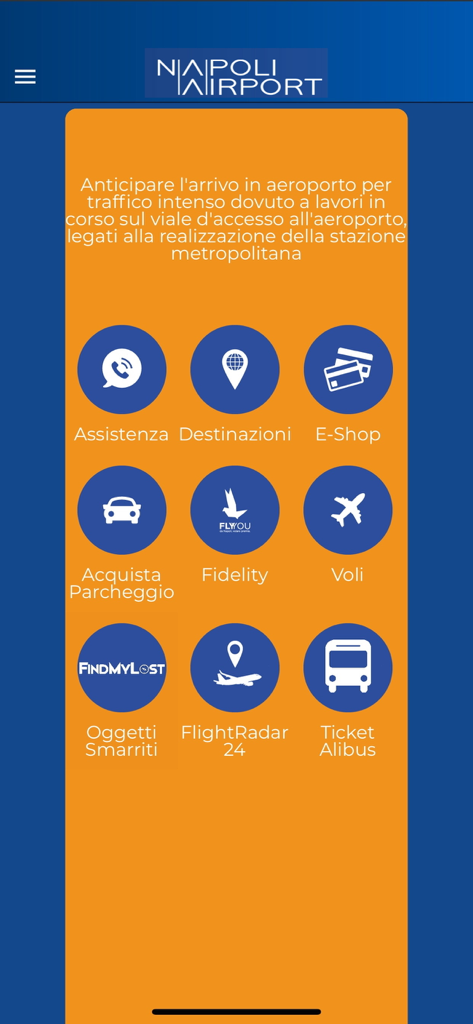 다양한 여행 및 교통 서비스를 표시하는 나폴리 국제공항 앱의 메인 메뉴