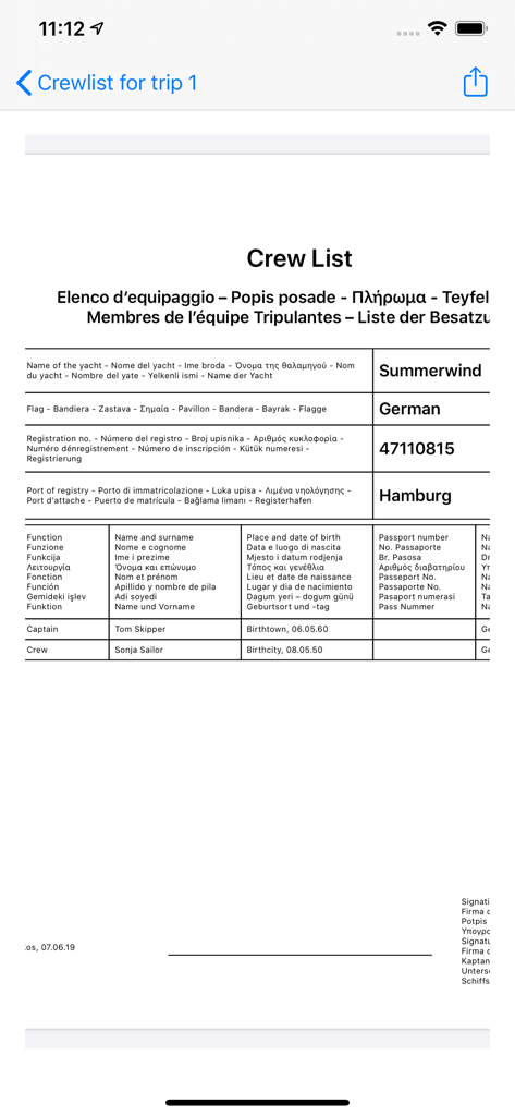 Una pantalla digital de lista de tripulación en la aplicación Skippers Log que muestra detalles del yate e información de la tripulación, incluidos roles y nombres