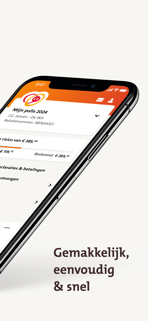 Interfaz de la aplicación de seguro médico CZ que muestra los detalles de la póliza y el estado de la franquicia en un smartphone