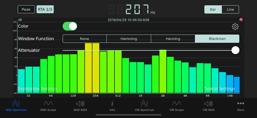 Sonic Tools SVM - Aplicativo Sonic Tools SVM mostrando um analisador de espectro sonoro em tempo real com gráficos de barras de frequência e níveis de dB