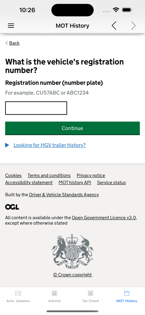 MOT Check UK - Una schermata di un'applicazione mobile che richiede il numero di registrazione di un veicolo nel Regno Unito per cercare la cronologia del MOT