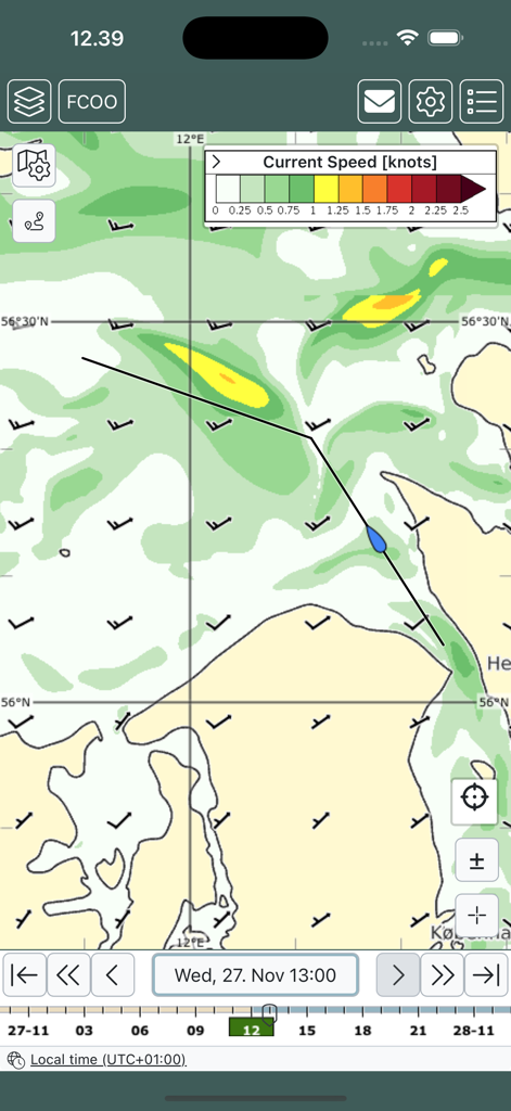 A nautical map in the Sejladsudsigt app showing ocean current speeds and a plotted sailing route.