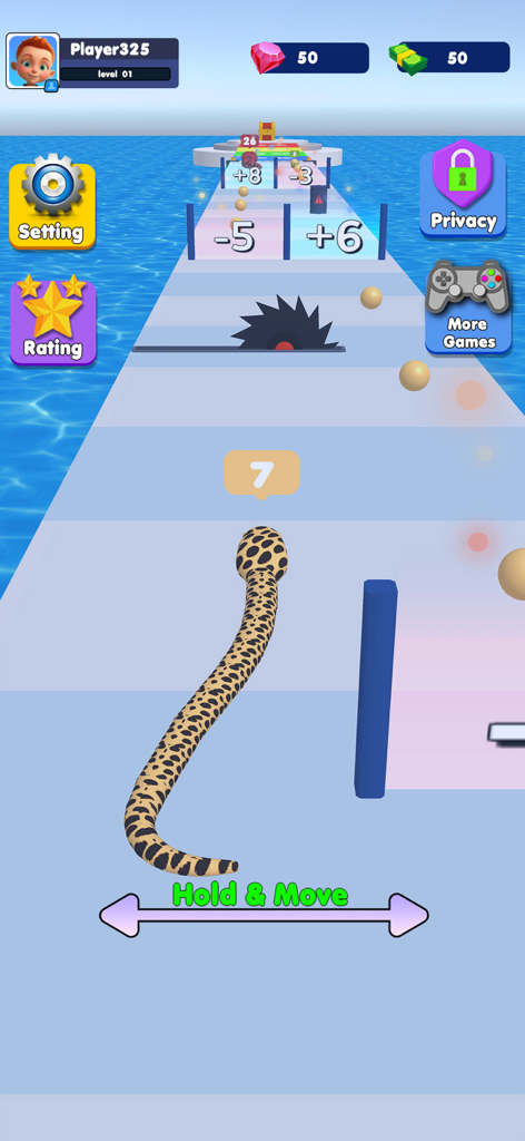 Una serpiente moteada navega por una pista de obstáculos 3D con puertas de matemáticas y sierras en Serpent Blitz Dash Run