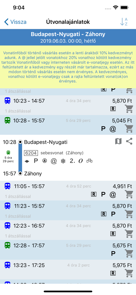 La interfaz de la aplicación MÁV muestra una lista de opciones de rutas de tren de Budapest-Nyugati a Záhony con horarios de salida, duraciones y precios de billetes en florines.