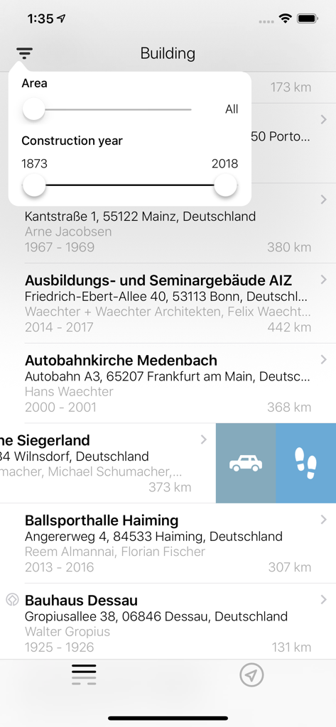 Mobile interface of the Architectures app displaying a list of buildings with distance and year filters