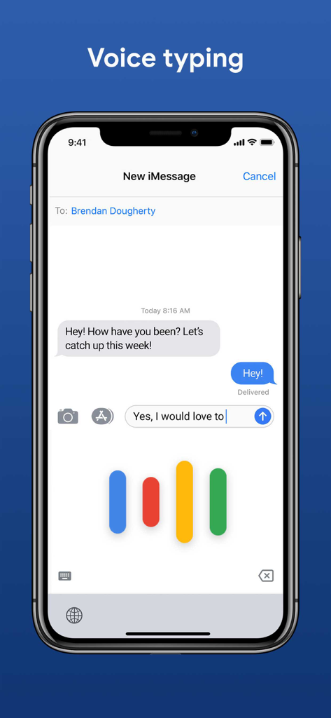 Interfaz de escritura por voz de Gboard en un iPhone que muestra barras de voz de colores dentro de un chat de iMessage