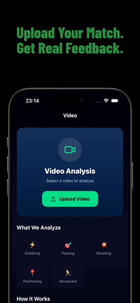 Ronaldify: AI Football Coach - Interfaz de la aplicación Ronaldify que muestra la pantalla de carga de análisis de video para retroalimentación de entrenamiento de fútbol IA