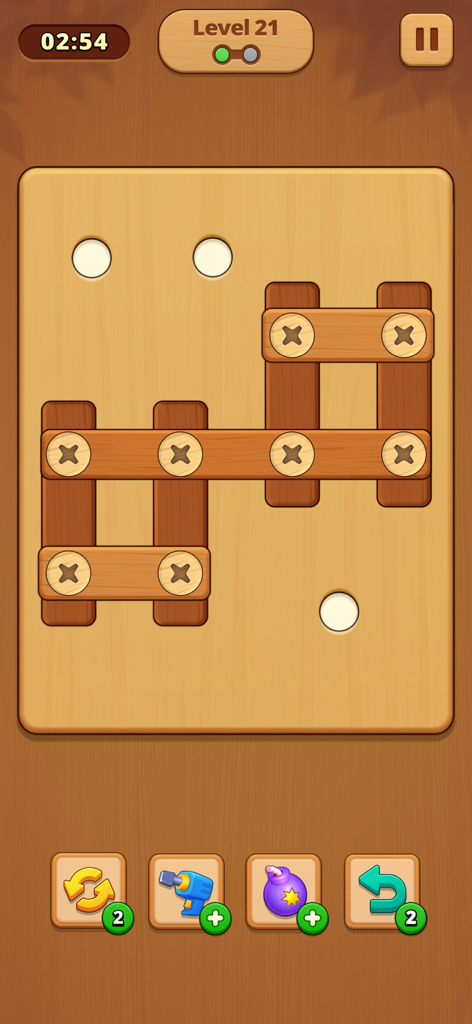 Gameplay del nivel 21 de Family Savior Screw Puzzle mostrando tablas de madera y tornillos metálicos en una interfaz de puzzle de lógica.
