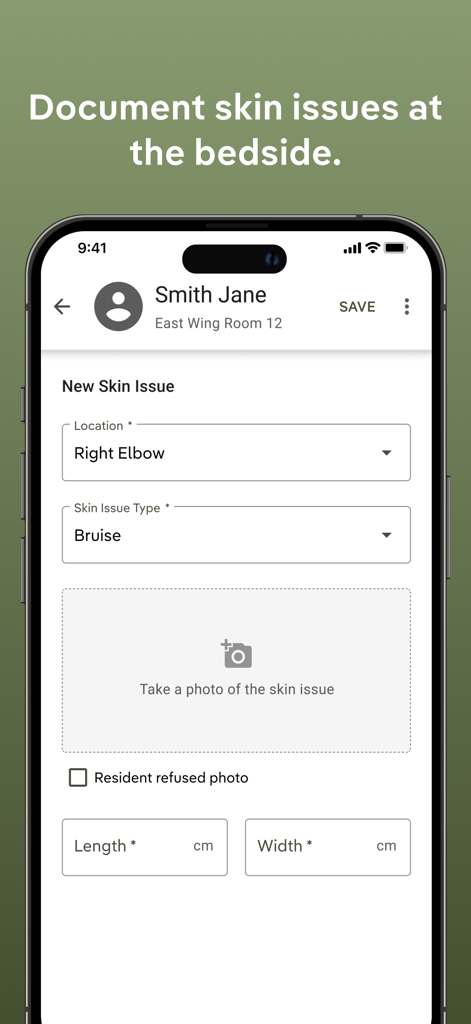 Interface do aplicativo PointClickCare ChartPic para documentar um novo problema de pele, incluindo localização, tipo e medições ao lado do paciente.