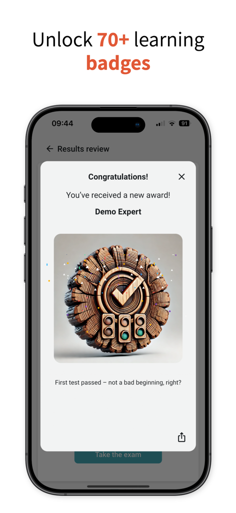 Schermata mobile che mostra un badge di risultato guadagnato per aver superato il primo test nell'app Esame DGT