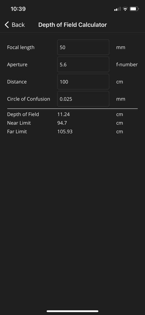 Alpha Focus Bracketing - A screenshot of the Depth of Field Calculator screen within the Alpha Focus Bracketing app displaying settings for focal length, aperture, and distance.
