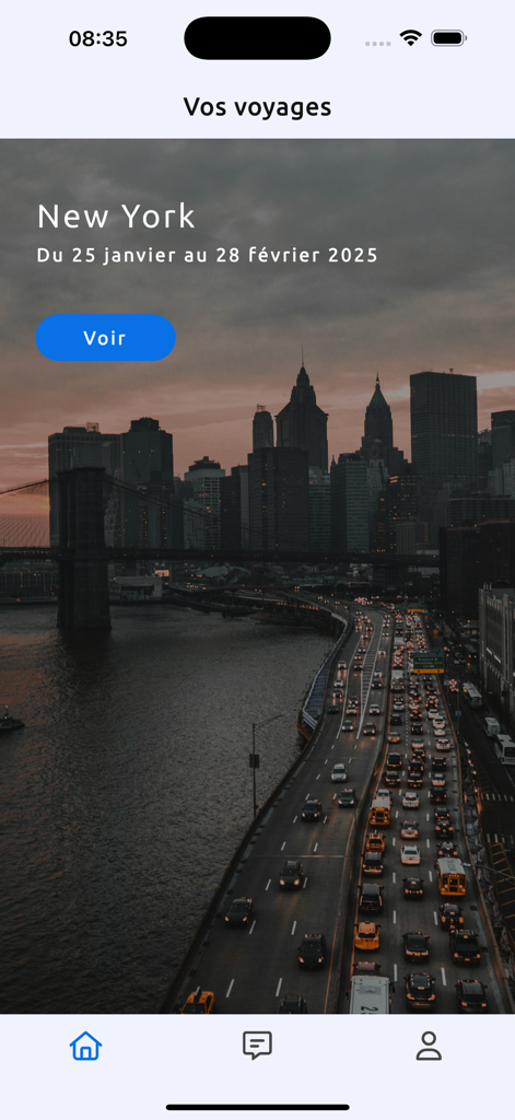 Conciergerie Carrefour Voyages - Écran de l'application Conciergerie Carrefour Voyages affichant un itinéraire de voyage pour New York avec un arrière-plan de la ligne d'horizon de la ville