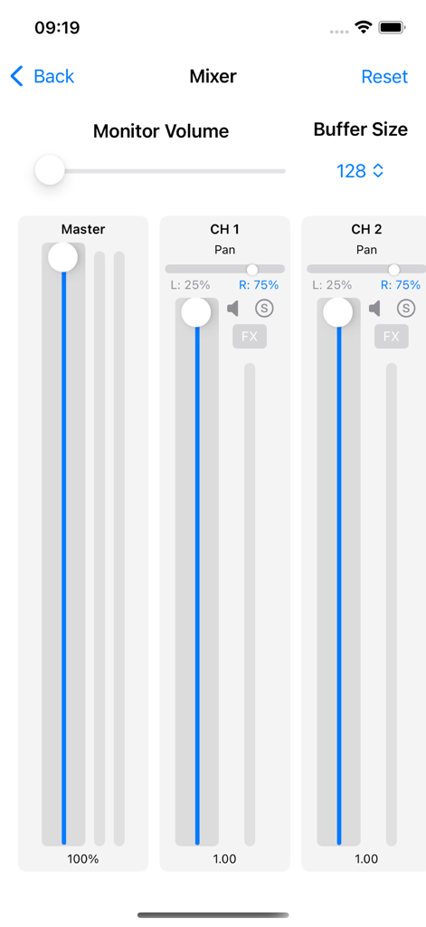 Tela avançada de mixer de áudio com faders de volume multicanal e controles de panorama