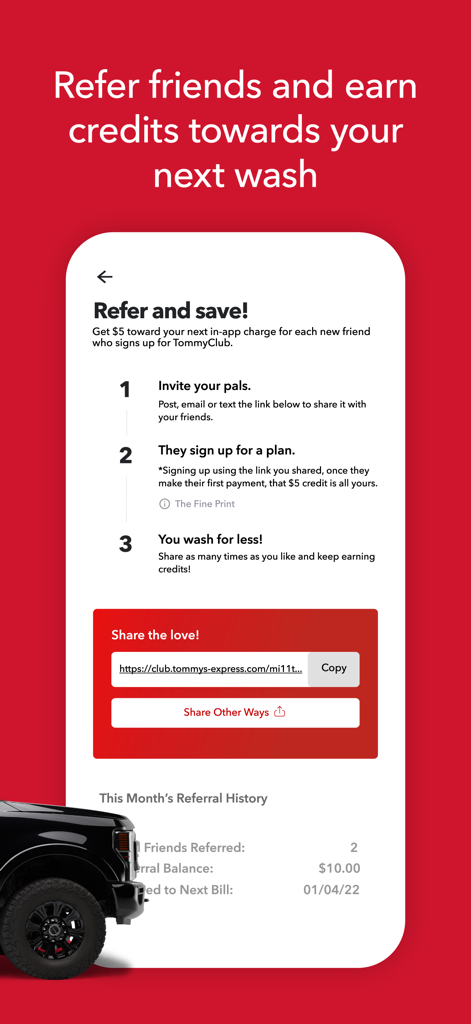 친구를 초대하여 세차 크레딧을 받는 방법을 설명하는 Tommy's Express 모바일 앱 추천 화면
