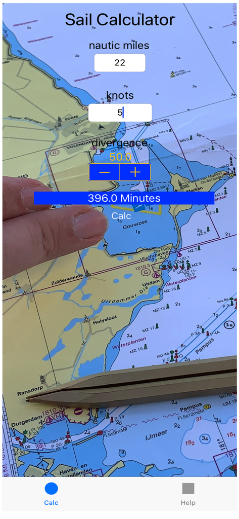 Interface de l'application Sail Calculator superposée à une carte nautique montrant un calcul de temps de trajet basé sur la distance et la vitesse